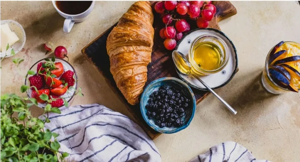 crescent roll breakfast